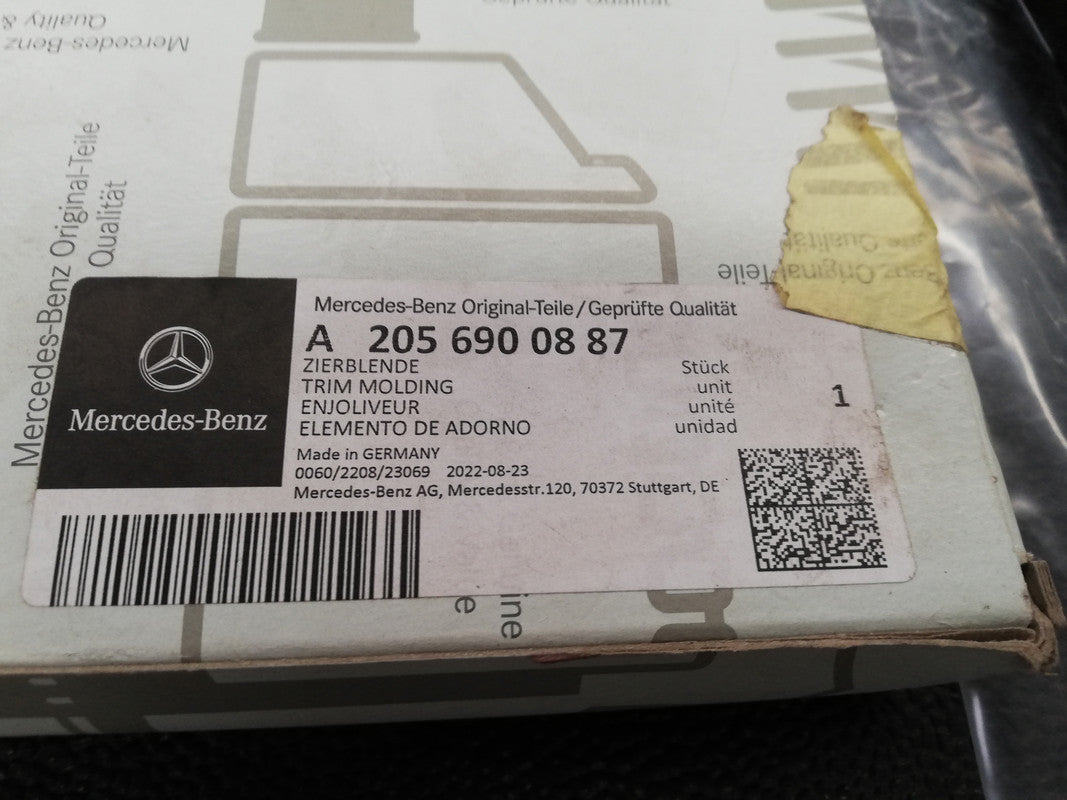 Mercedes-Benz C-Class W205, C180-C250 / C220 2018 Right Front Door Blackout Moulding