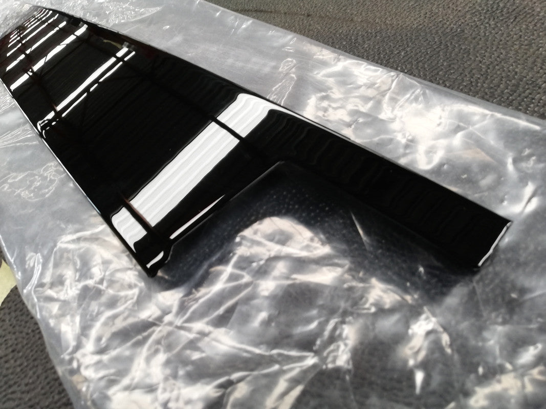 Mercedes-Benz C-Class W205, C180-C250 / C220 2018 Right Front Door Blackout Moulding