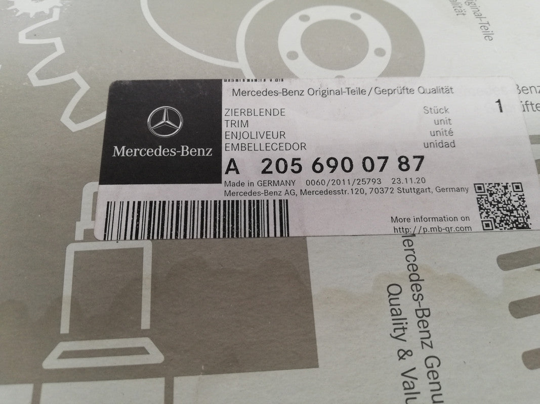 Mercedes-Benz C-Class W205. C220d 2018 Left Front Door Blackout Moulding