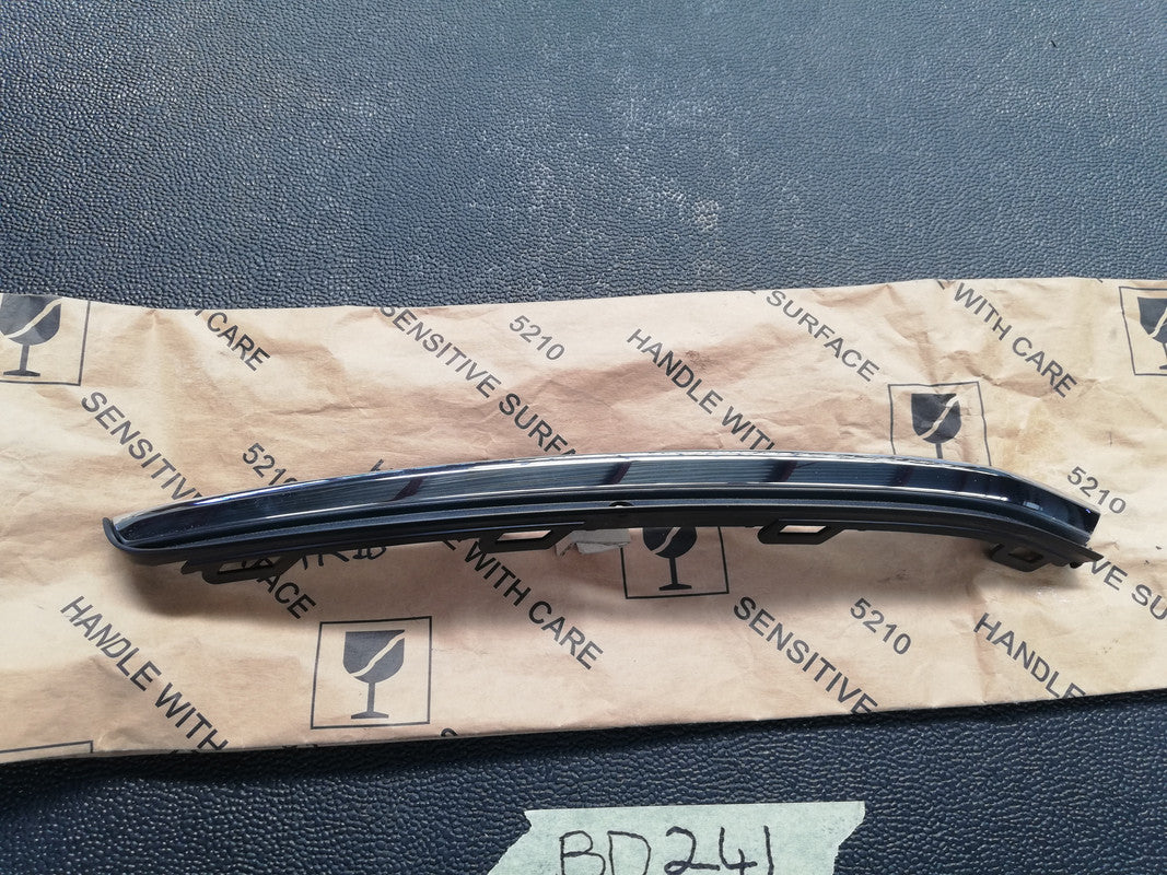 Volkswagen Golf 7 Front Bumper Left Lower Grille Trim