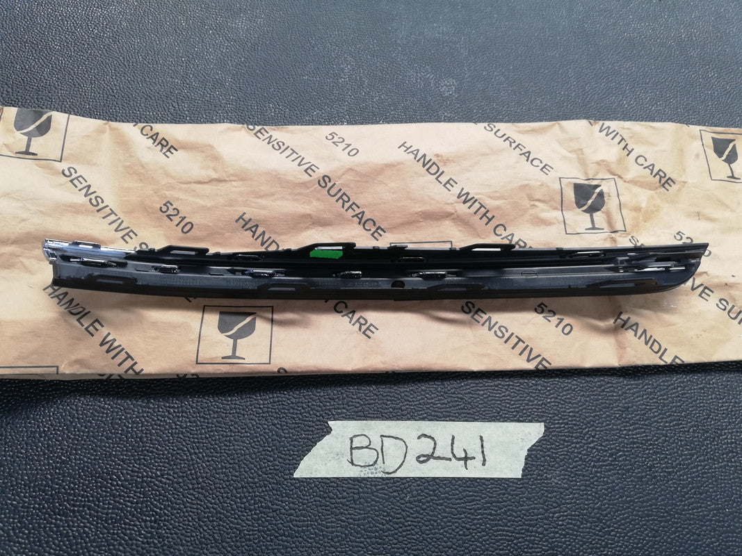 Volkswagen Golf 7 Front Bumper Left Lower Grille Trim