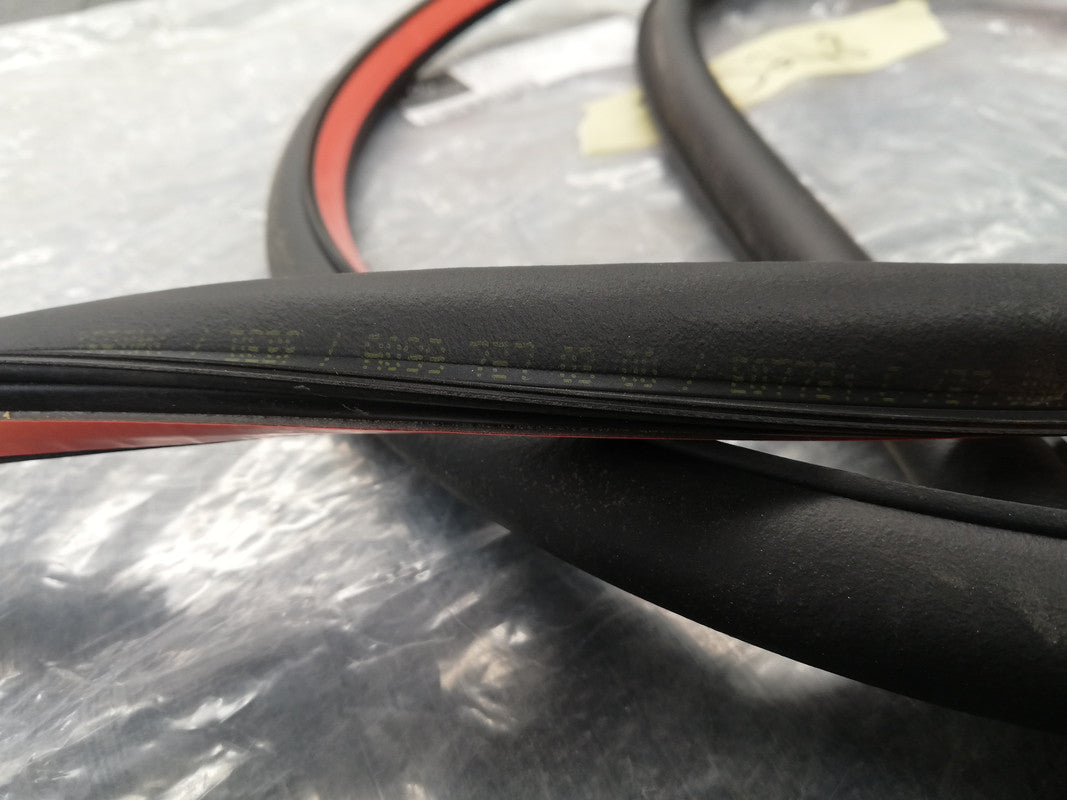 Original New Mercedes-Benz CLA 200 W117 2016 Left Rear Door Rubber
