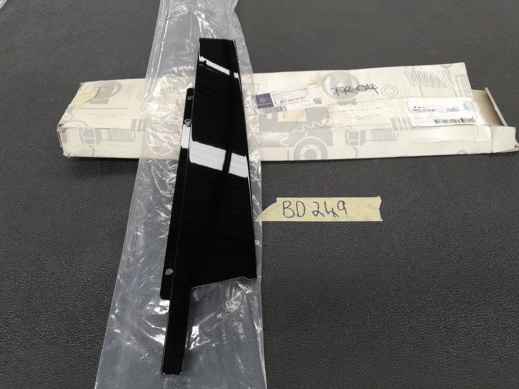Original New Mercedes-Benz C-Class W205, C220 2016 Left Front Door Blackout Moulding