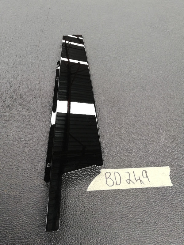 Original New Mercedes-Benz C-Class W205, C220 2016 Left Front Door Blackout Moulding