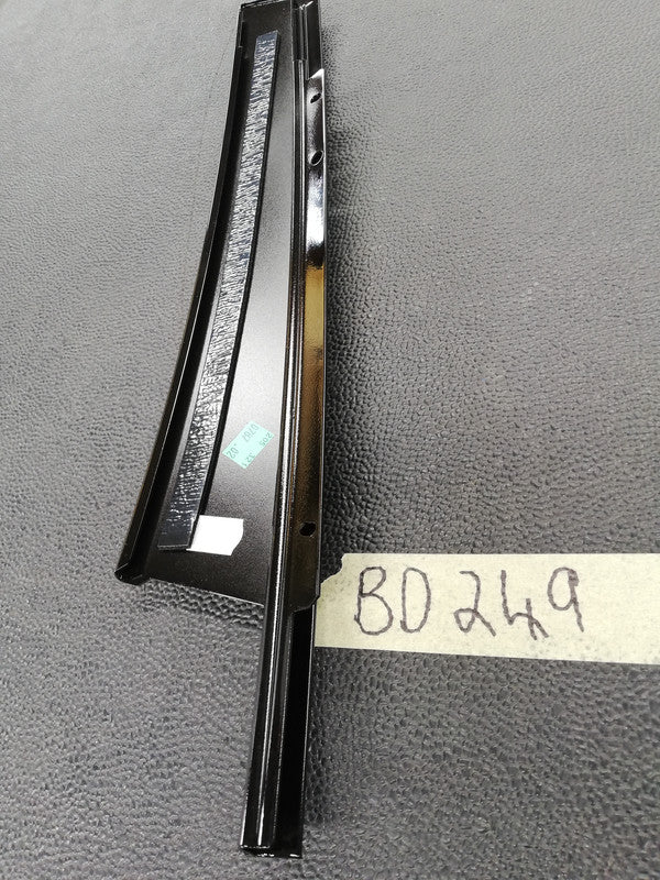 Original New Mercedes-Benz C-Class W205, C220 2016 Left Front Door Blackout Moulding
