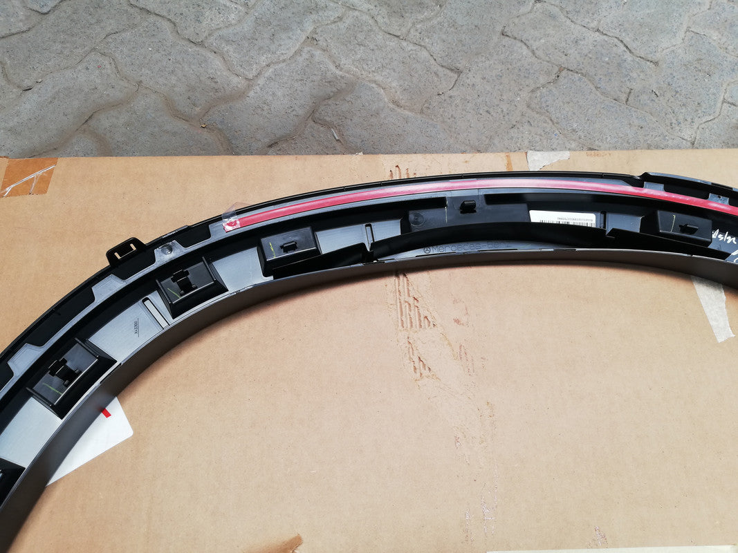 Original New Mercedes-Benz GLE W167, 300 D 4MATIC 2020 Left Rear Wheel Arch Moulding
