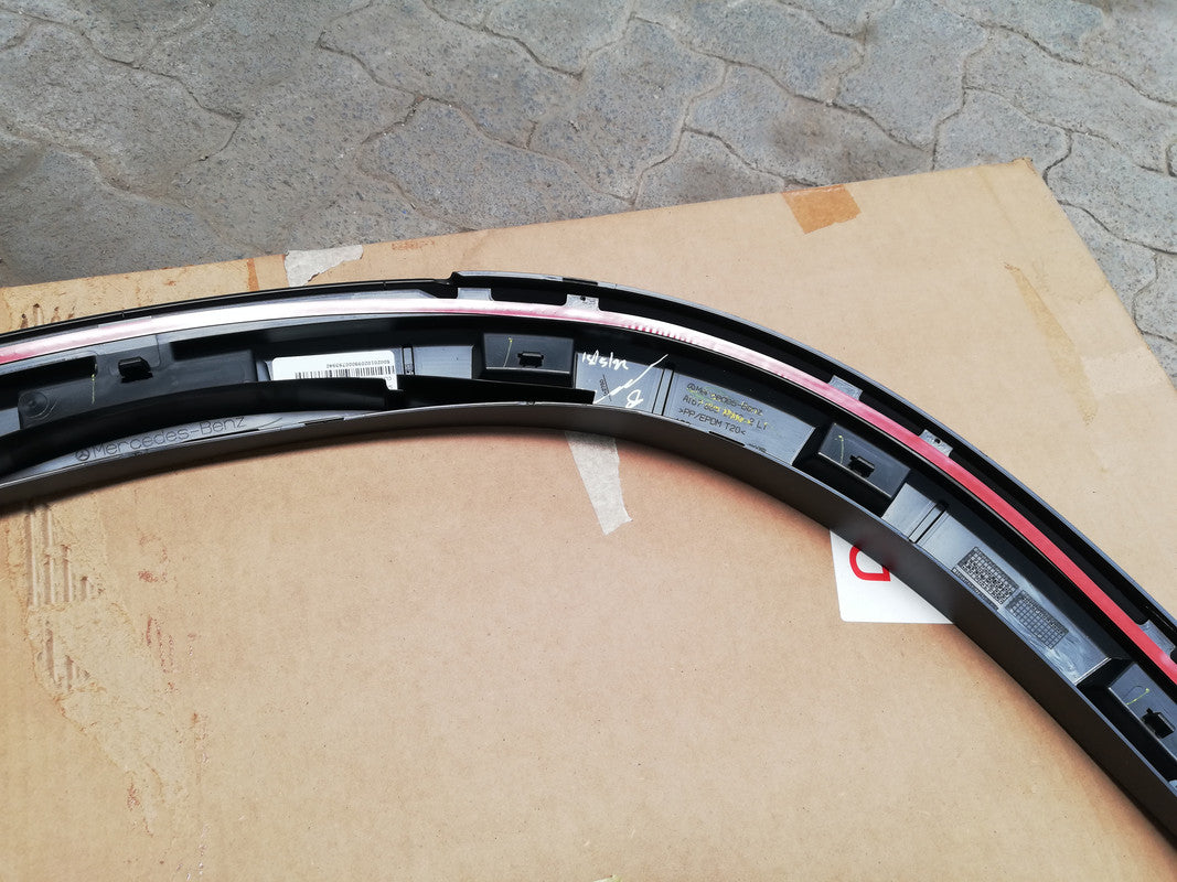 Original New Mercedes-Benz GLE W167, 300 D 4MATIC 2020 Left Rear Wheel Arch Moulding