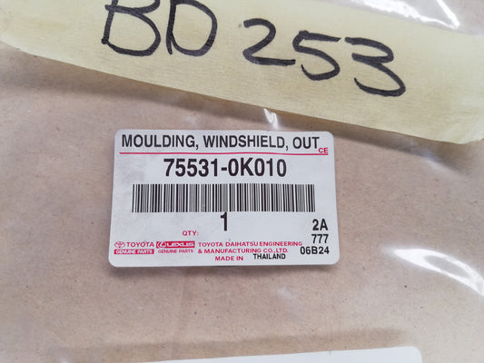 Toyota Fortuner 2015 Windshield Rubber Seal Moulding