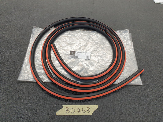 Mercedes-Benz GLE 300 D 4MATIC, W167 Right Rear Door Seal Rubber