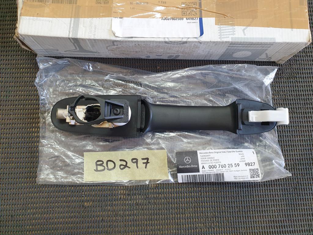 Mercedes-Benz V-Class Vito W447 Right Front Door Handle