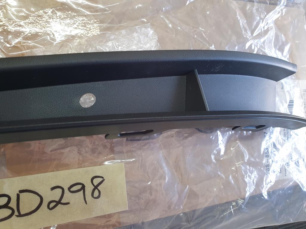 Volkswagen Polo Right Front Bumper Lower Grille