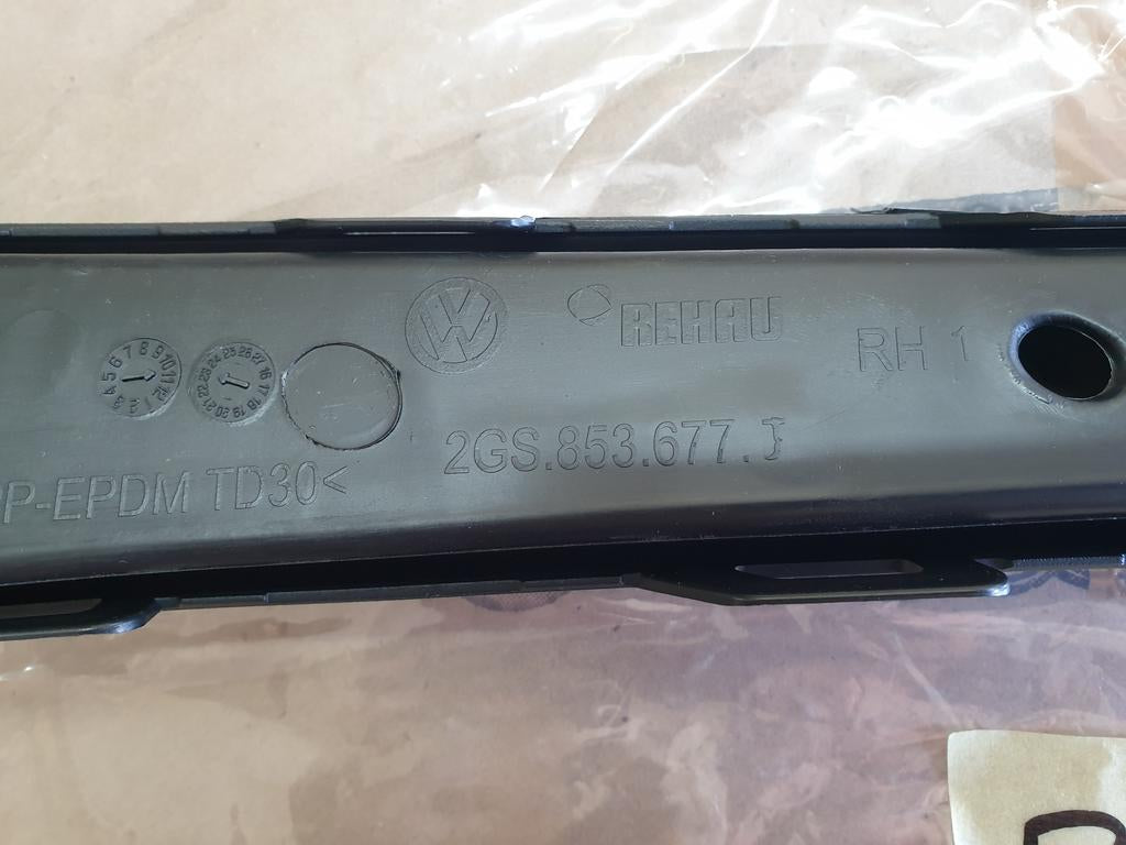 Volkswagen Polo Right Front Bumper Lower Grille