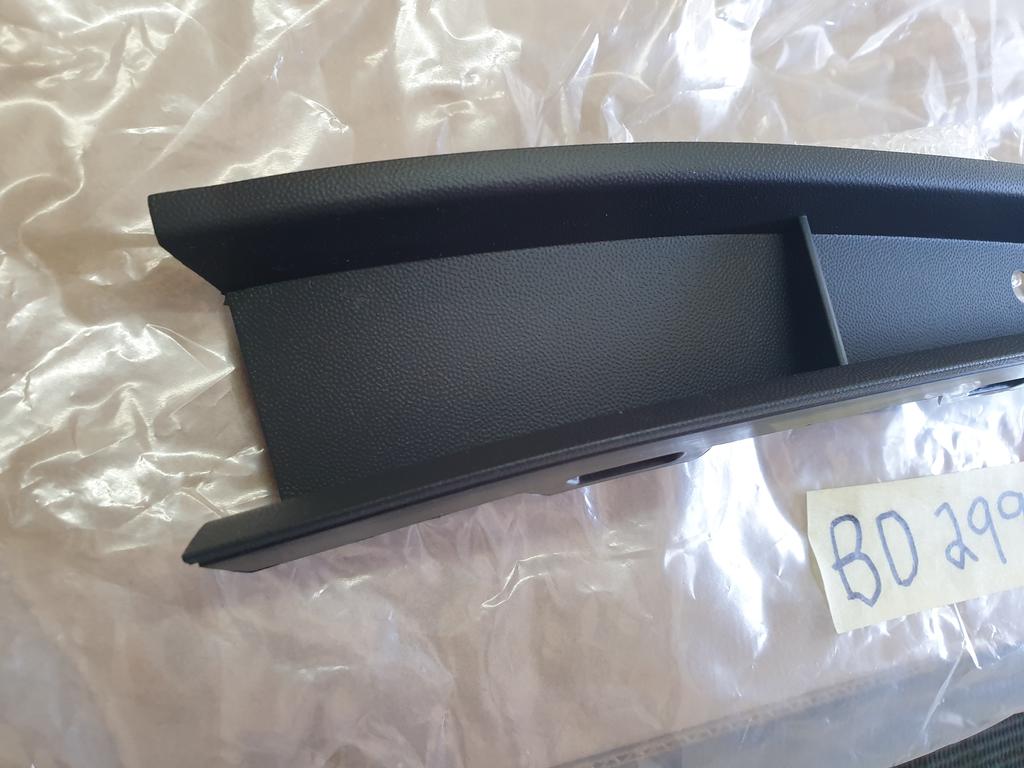 Volkswagen Polo Left Front Bumper Lower Grille