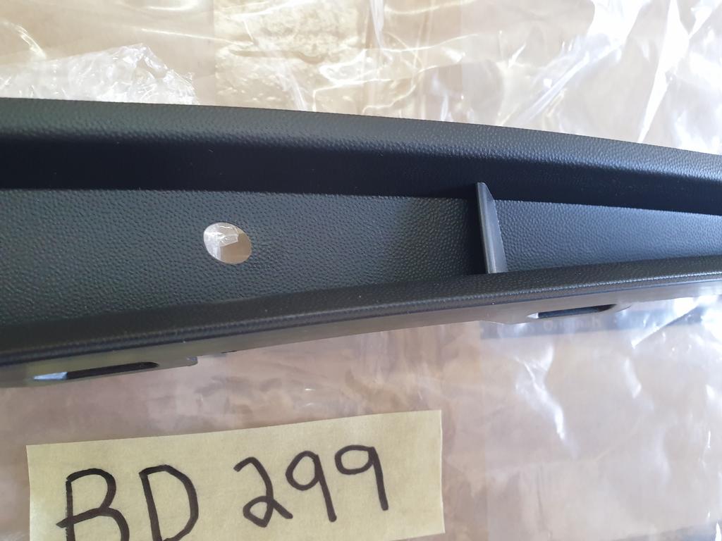 Volkswagen Polo Left Front Bumper Lower Grille