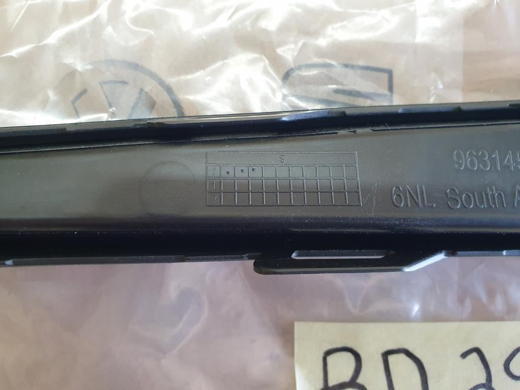 Volkswagen Polo Left Front Bumper Lower Grille