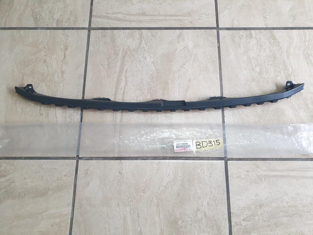 Original New Toyota Hilux Upper Radiator Grille Retainer
