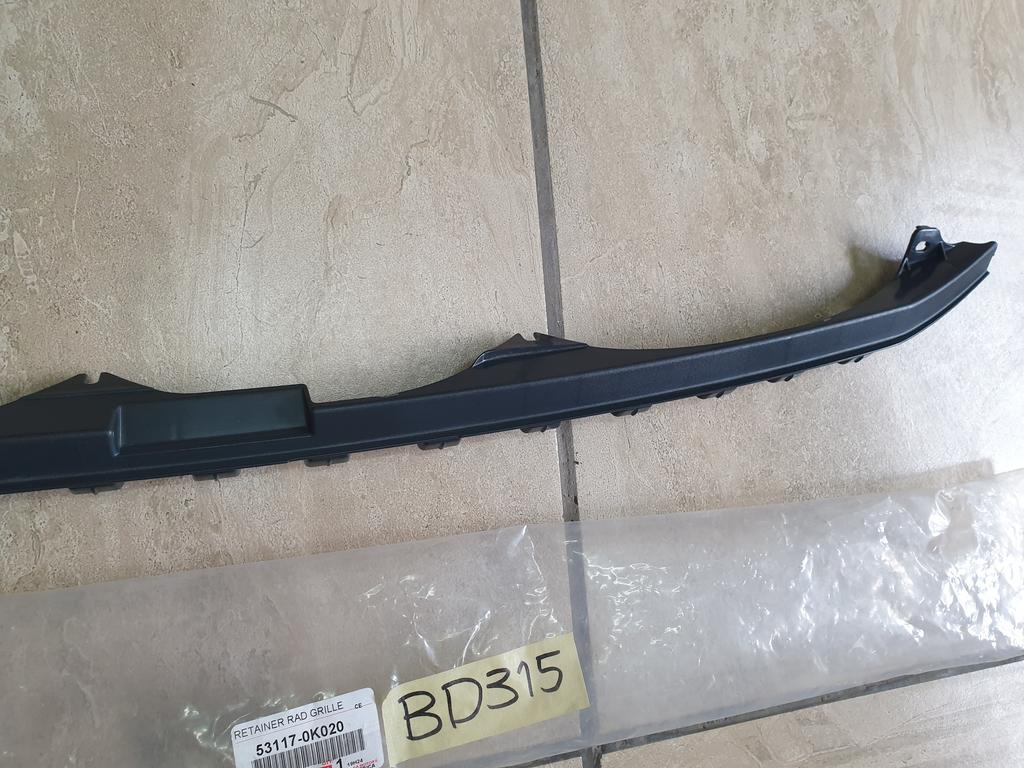 Original New Toyota Hilux Upper Radiator Grille Retainer