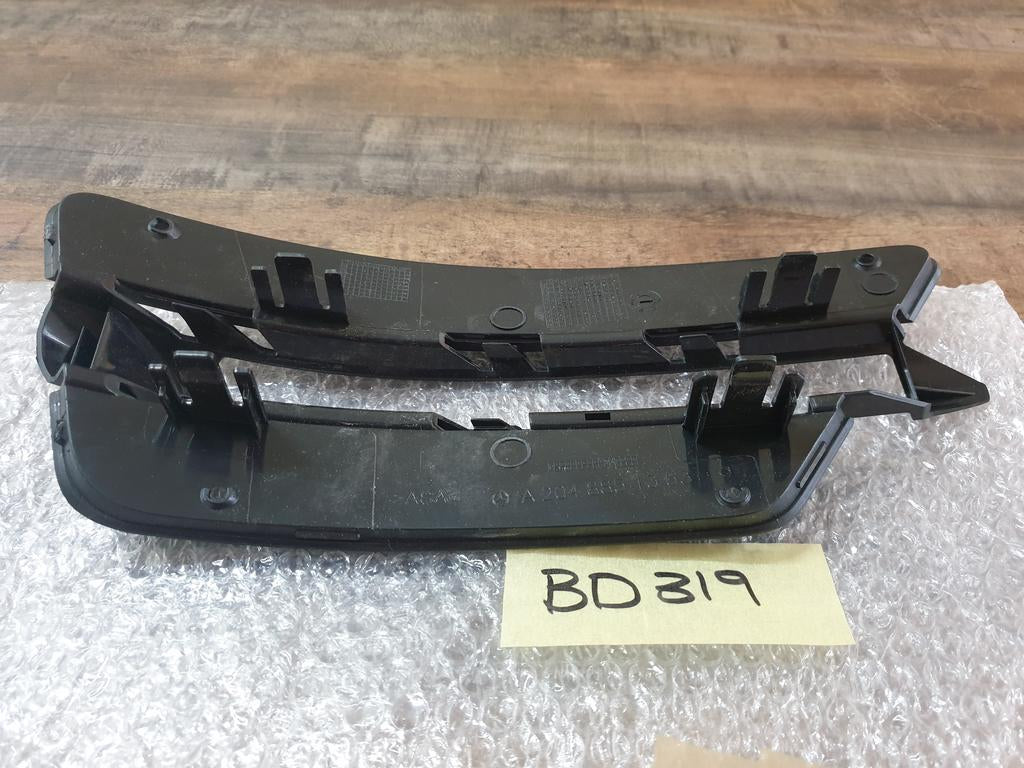 Original New Mercedes-Benz C-Class W204 Left Front Fog Light Bumper Cover