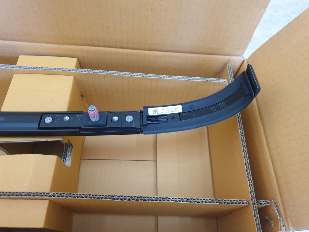 Original New Volkswagen Amarok Left Roof Rain Channel
