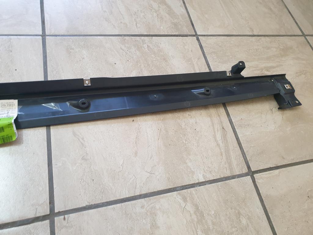 Original New Audi Q8 Right Exterior Sill Trim