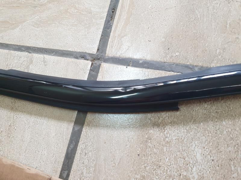Original Used Omoda C5 Right Front Door Recessed Window Moulding