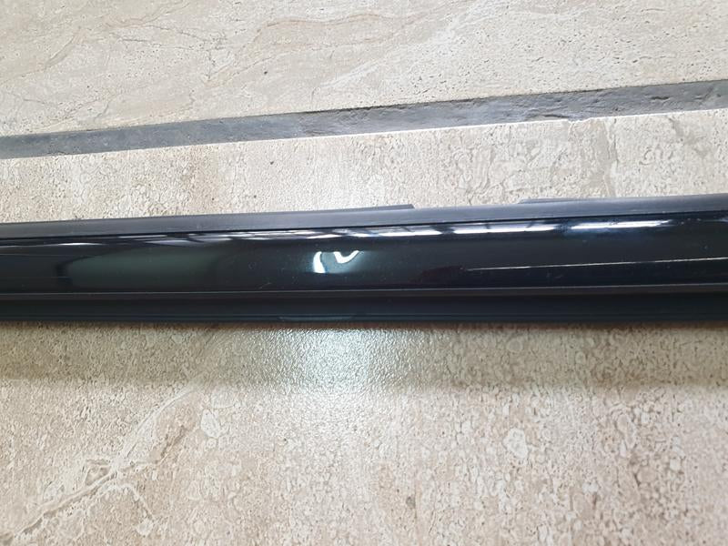 Original Used Omoda C5 Right Front Door Recessed Window Moulding