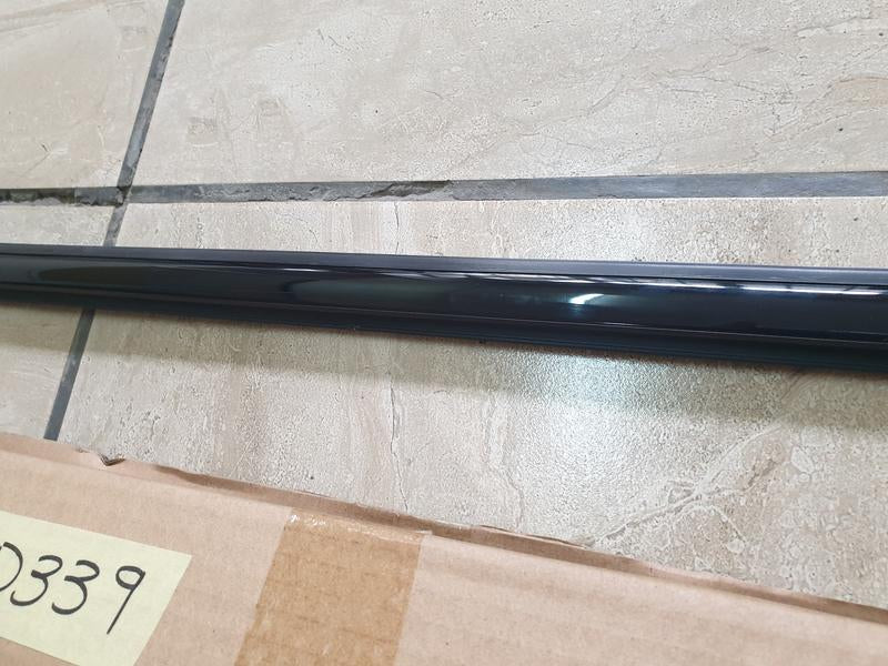 Original Used Omoda C5 Right Front Door Recessed Window Moulding