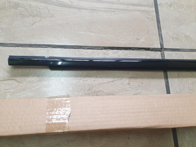 Original Used Omoda C5 Right Front Door Recessed Window Moulding