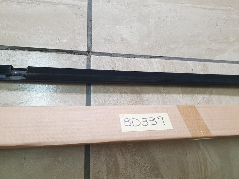 Original Used Omoda C5 Right Front Door Recessed Window Moulding