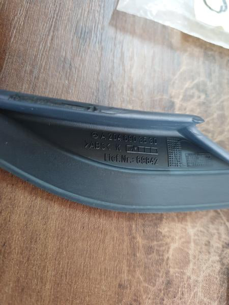 Original New Mercedes-Benz C-Class W204 Left Rear Fender Wheel Arch Cover Piece