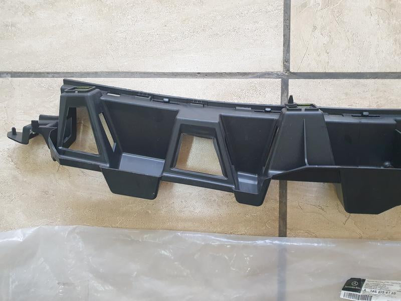 Original New Mercedes-Benz GLE W166 Rear Bumper Centre Mount Bracket