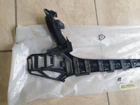 Original New Mercedes-Benz GLE W166 Front Bumper Centre Mount Bracket