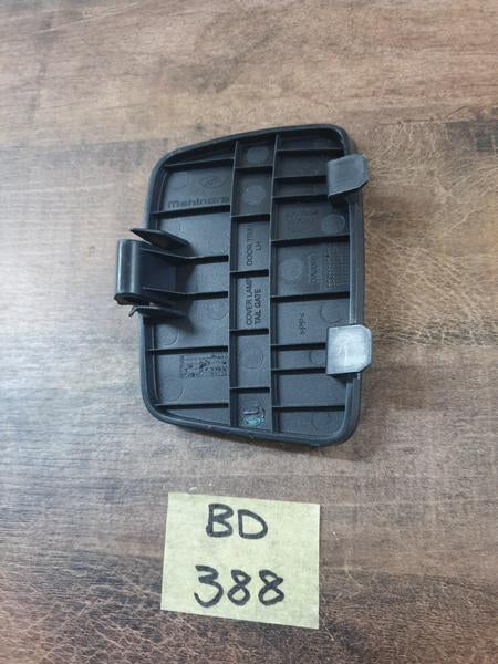 Original New Mahindra XUV 3XO Left Tailgate Cover Piece
