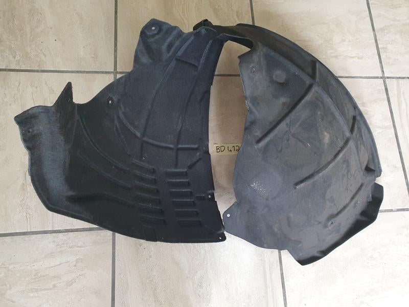 Original Used Audi Q5 Right Front Fender Liner