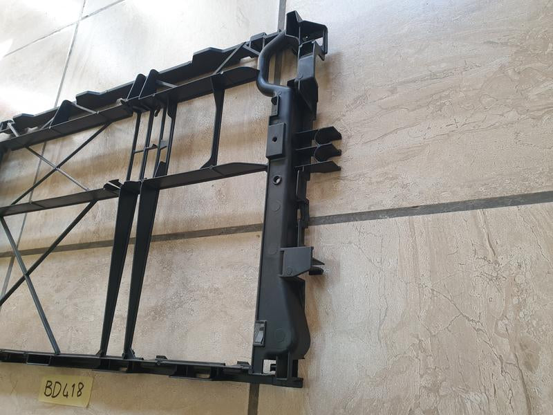 Original New Mercedes-Benz V-Class W447 Radiator Condensor Bracket