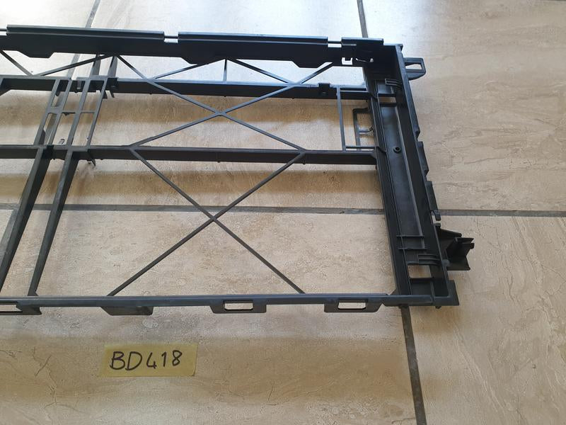 Original New Mercedes-Benz V-Class W447 Radiator Condensor Bracket