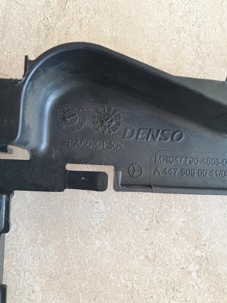 Original New Mercedes-Benz V-Class W447 Radiator Condensor Bracket