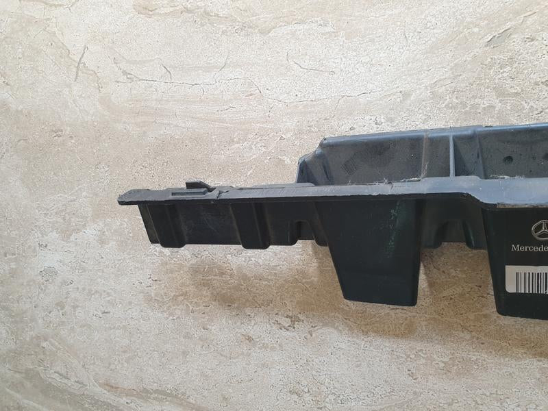 Original New Mercedes-Benz V-Class W447 Rear Bumper Centre Bracket Reinforcement