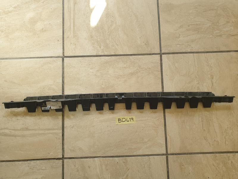 Original New Mercedes-Benz V-Class W447 Rear Bumper Centre Bracket Reinforcement