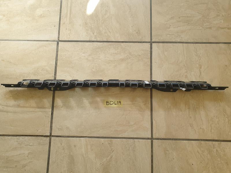 Original New Mercedes-Benz V-Class W447 Rear Bumper Centre Bracket Reinforcement