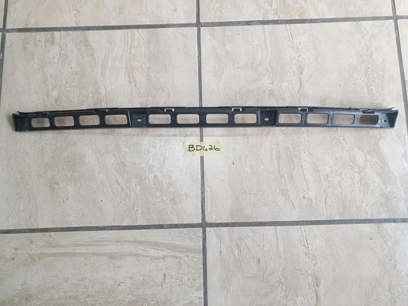 Original New Volkswagen Polo Centre Rear Bumper Bracket