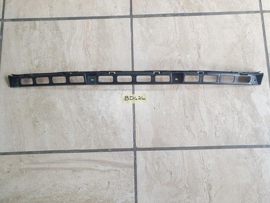 Original New Volkswagen Polo Centre Rear Bumper Bracket