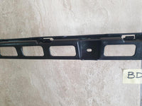 Original New Volkswagen Polo Centre Rear Bumper Bracket