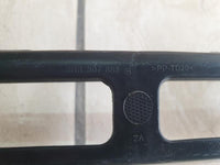 Original New Volkswagen Polo Centre Rear Bumper Bracket