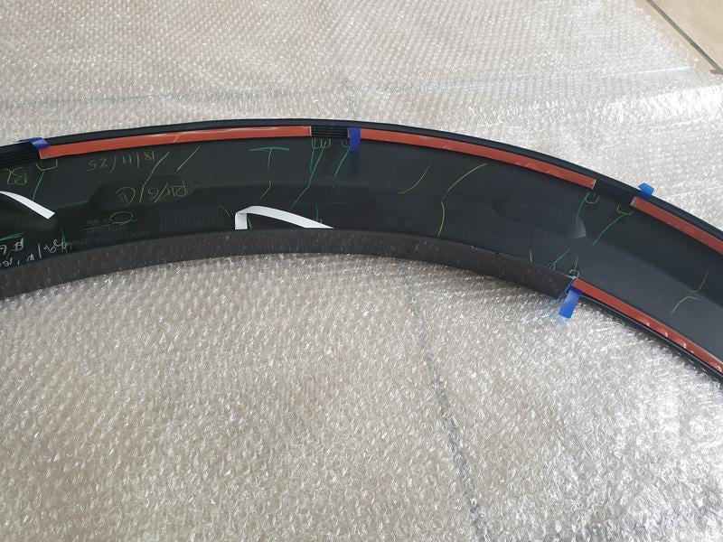 Original New Isuzu D-Max V-Cross Right Rear Wheel Arch Moulding