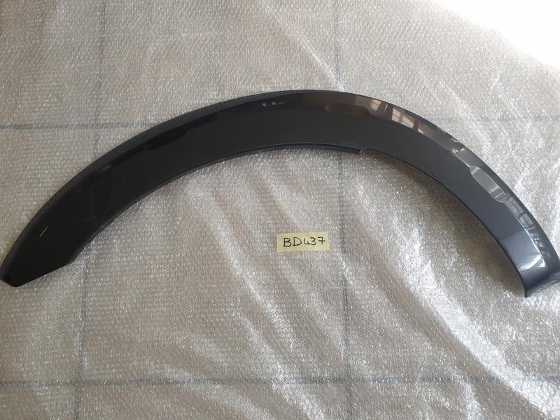 Original Used Isuzu D-Max V-Cross Left Front Wheel Arch Moulding