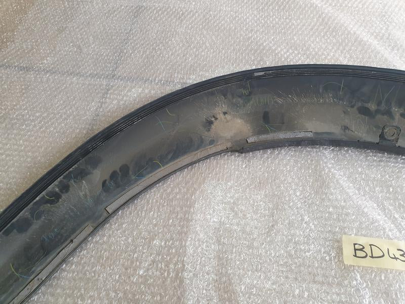 Original Used Isuzu D-Max V-Cross Left Front Wheel Arch Moulding