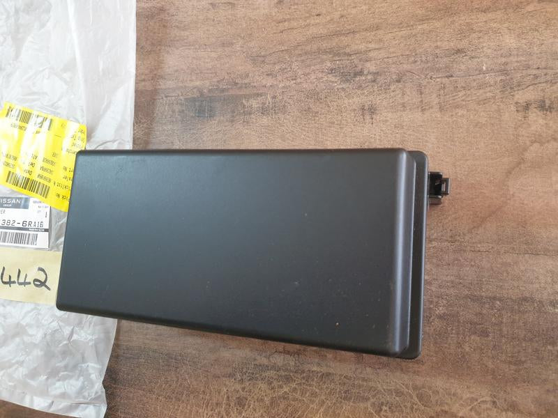Original New Nissan X-Trail Relay Fuse Box Upper Cover