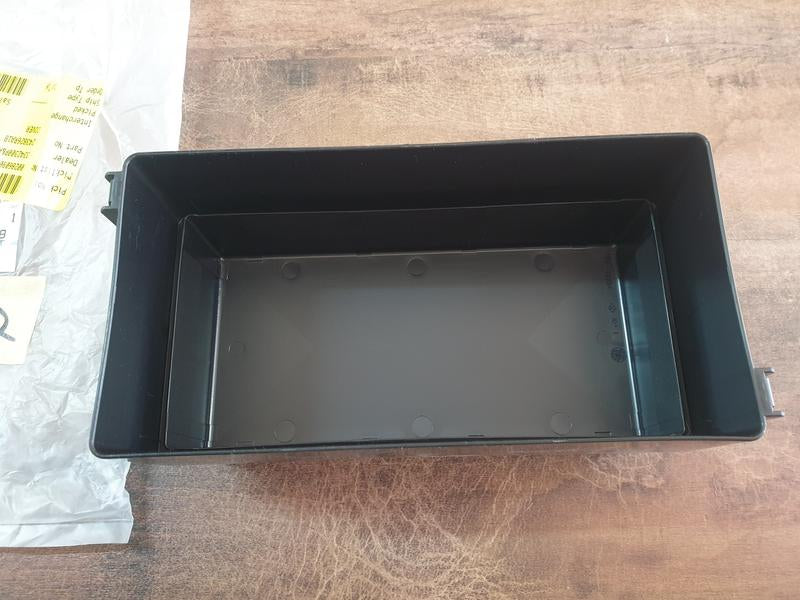 Original New Nissan X-Trail Relay Fuse Box Upper Cover