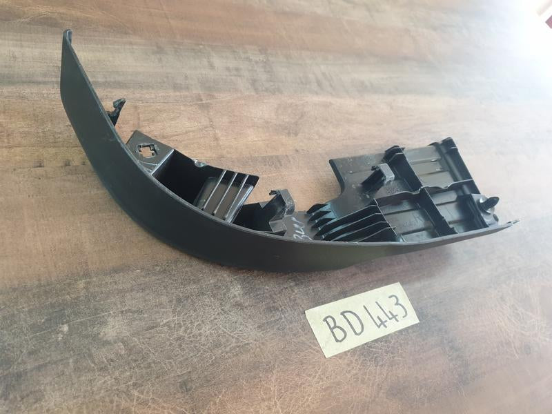 Original Used Toyota Hilux Right Rear Bumper Corner Plate
